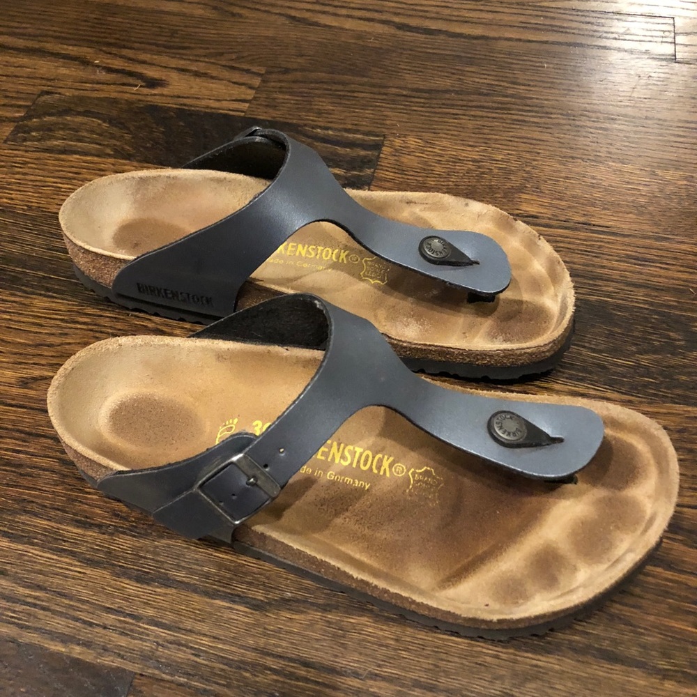 ❌SOLD❌—Birkenstock Gizeh Birko-Flor